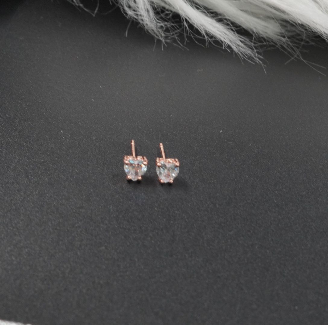 Arete Topo Corazón Blanco Diamante Rosa