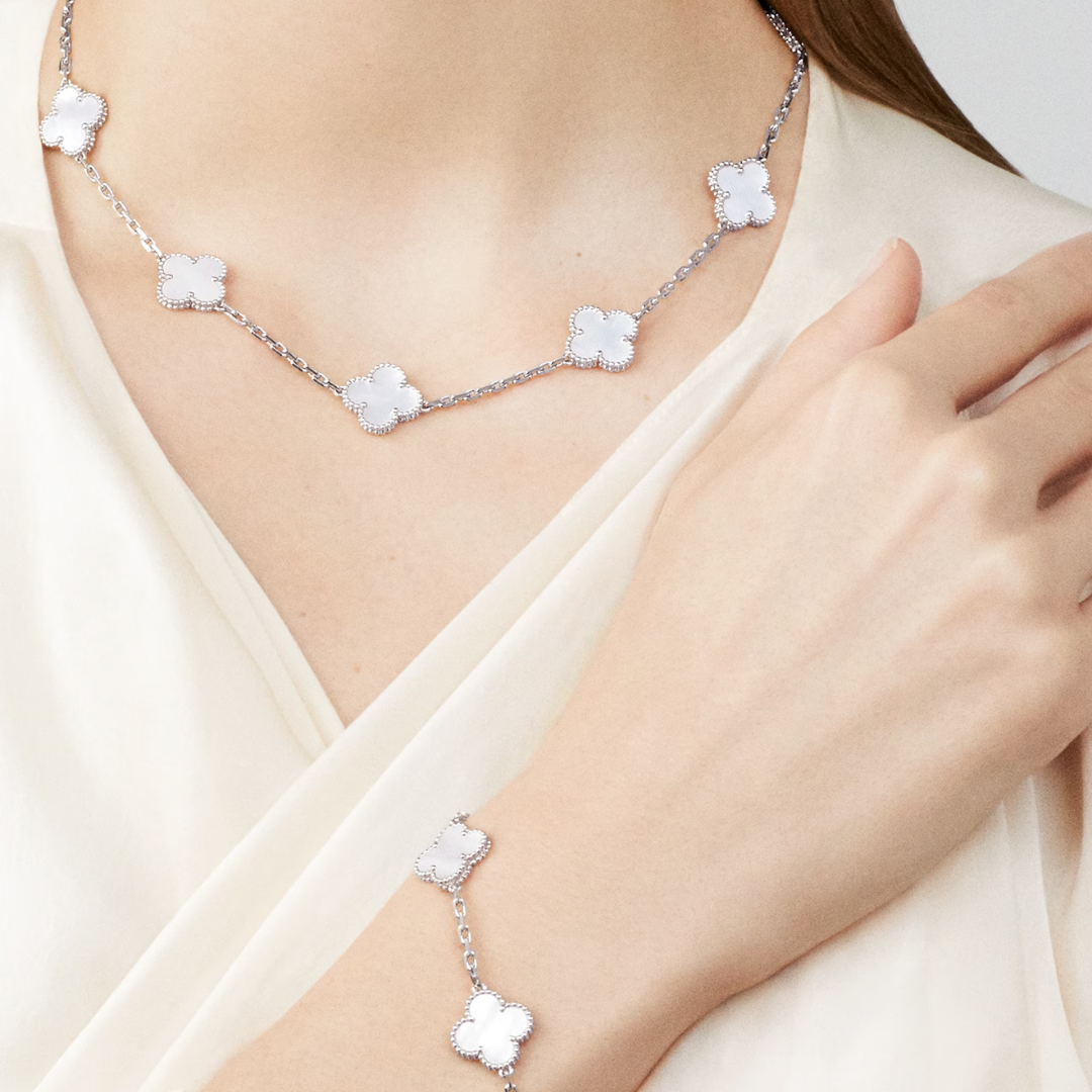 KIT 2 EN 1 VAN CLEEF RODINADO – GARGANTILLA + PULSERA TRÉBOL