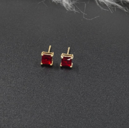Arete Topo Cuadrado Rojo Diamante