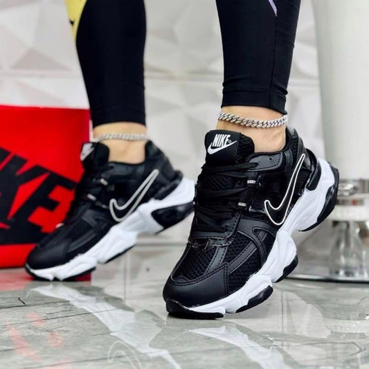 Tenis NK Arana Negro | Dama