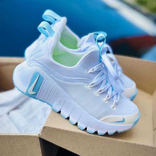 Tenis NK Free Metcon Blanco Azul | Dama