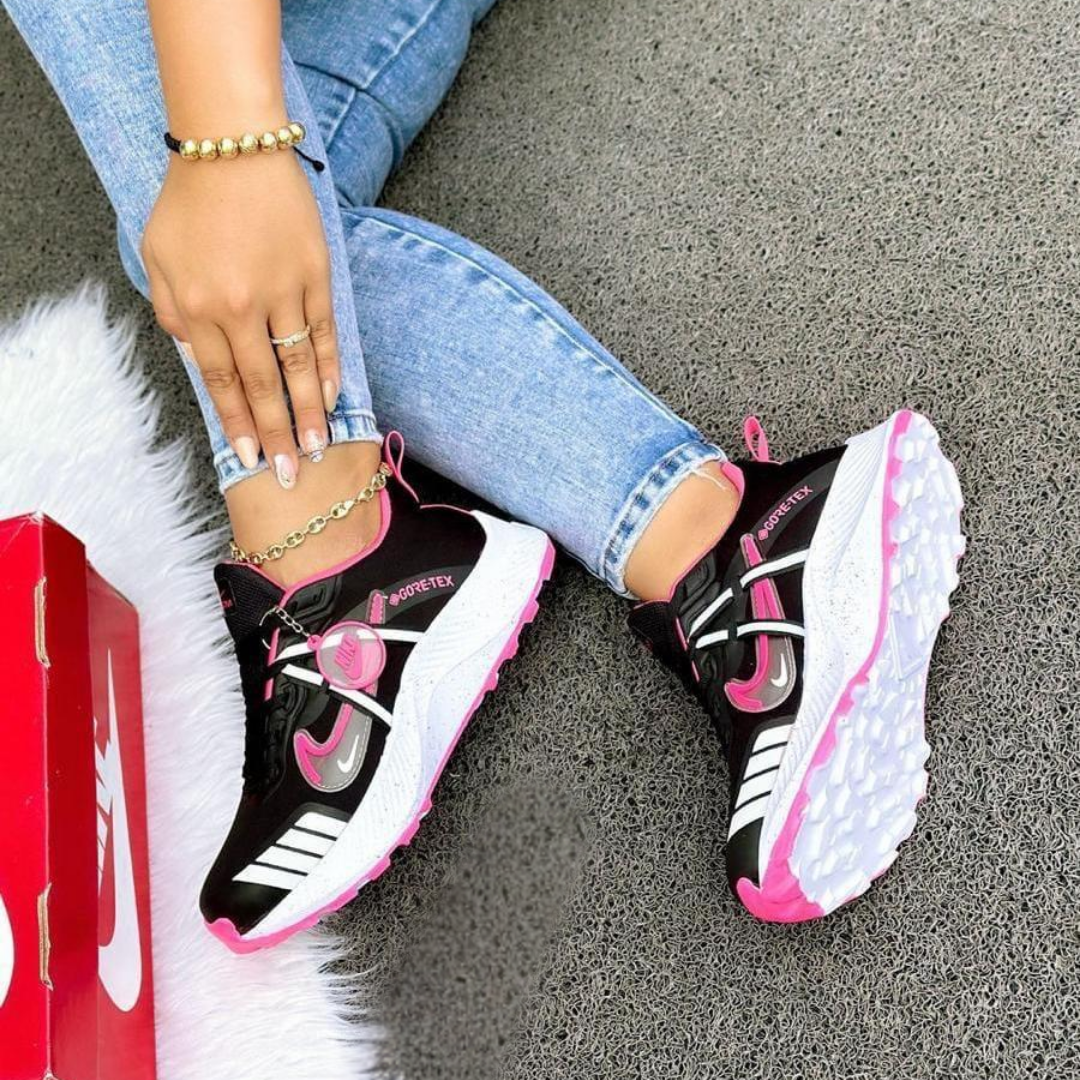 Tenis NK Reflectivo Negro Rosa | Dama