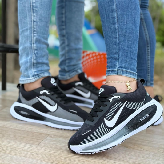 Tenis NK Vomero Plus 18 Negro Gris | Unisex